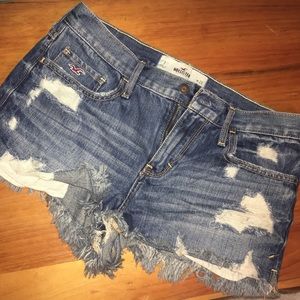 High-waisted Hollister shorts